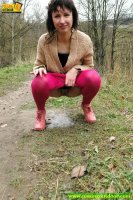 Откровенное фото писающих девушек